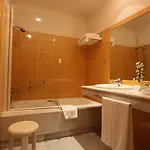De 3*