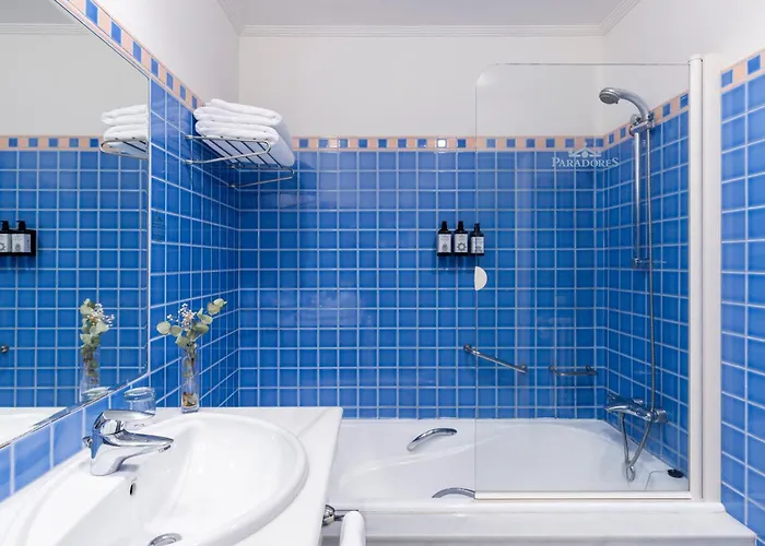 パラドール デ フェンテ デ 3* フエンテ・デ