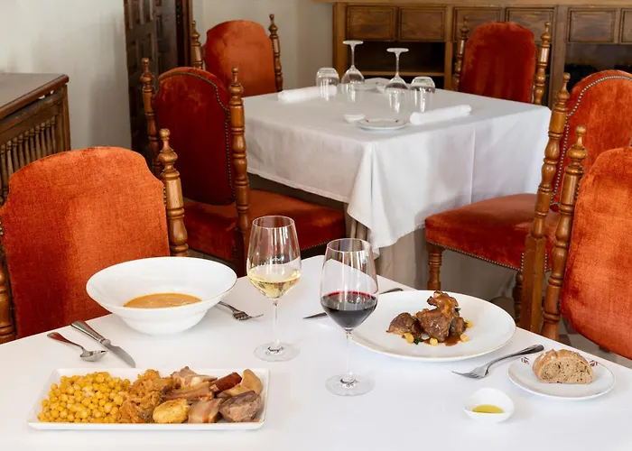 ホテル パラドール デ フェンテ デ